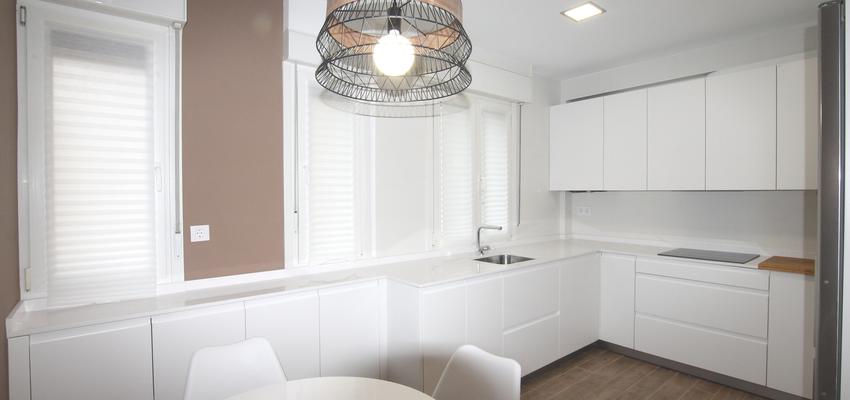 Cocina Estilo moderno Color blanco  diseñado por BR&C arquitectos | Arquitecto 