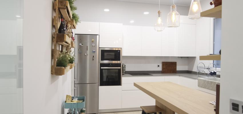 Cocina Estilo moderno Color marron, gris, plateado  diseñado por BR&C arquitectos | Arquitecto 