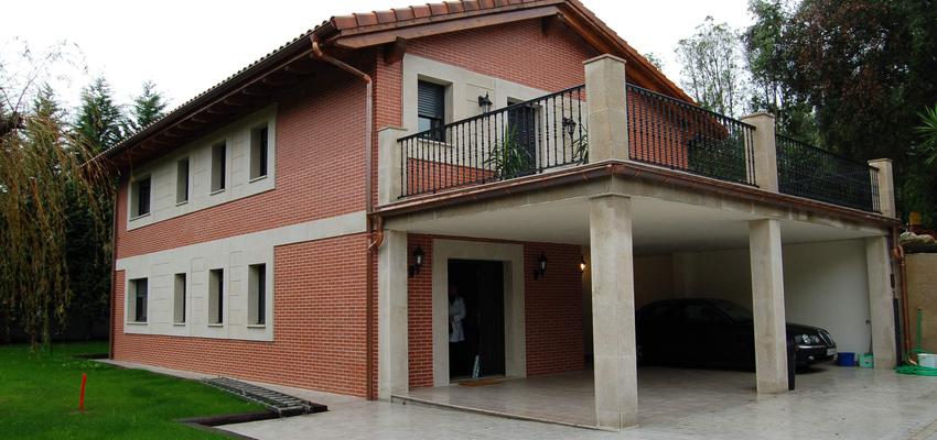 Balcon, Exterior Estilo clasico Color rojo, blanco, bronce  diseñado por BR&C arquitectos | Arquitecto 