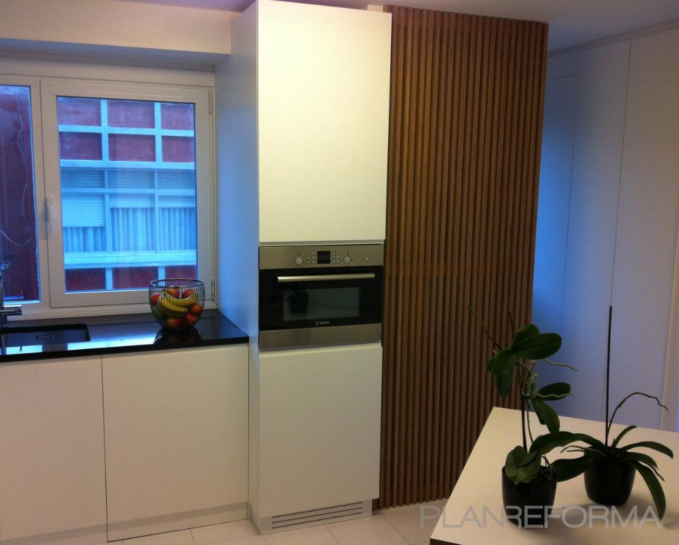 Cocina style contemporaneo color marron, marron, blanco  diseñado por Montegrappa | Interiorista | Copyright Imagen propia
