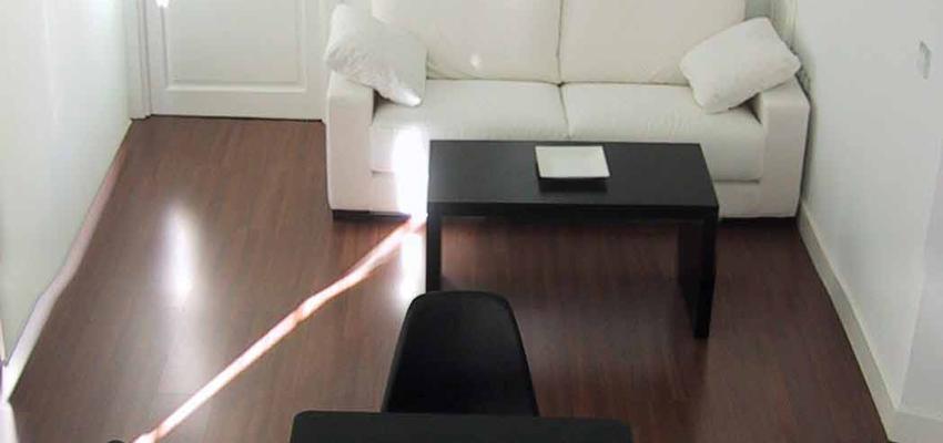 Estudio, Sala de la TV style contemporaneo color marron, blanco, negro  diseñado por Rafael Pozo García-Baquero | Arquitecto 