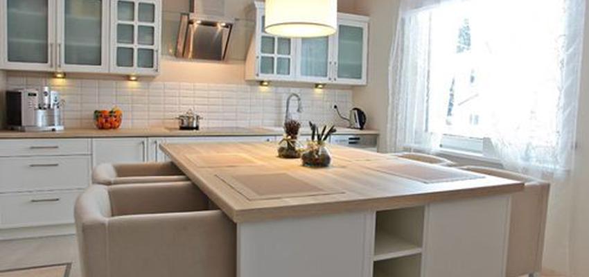 Cocina Estilo rustico Color beige, blanco  diseñado por REFORM-SANS PROJECTS S.L | Gremio 