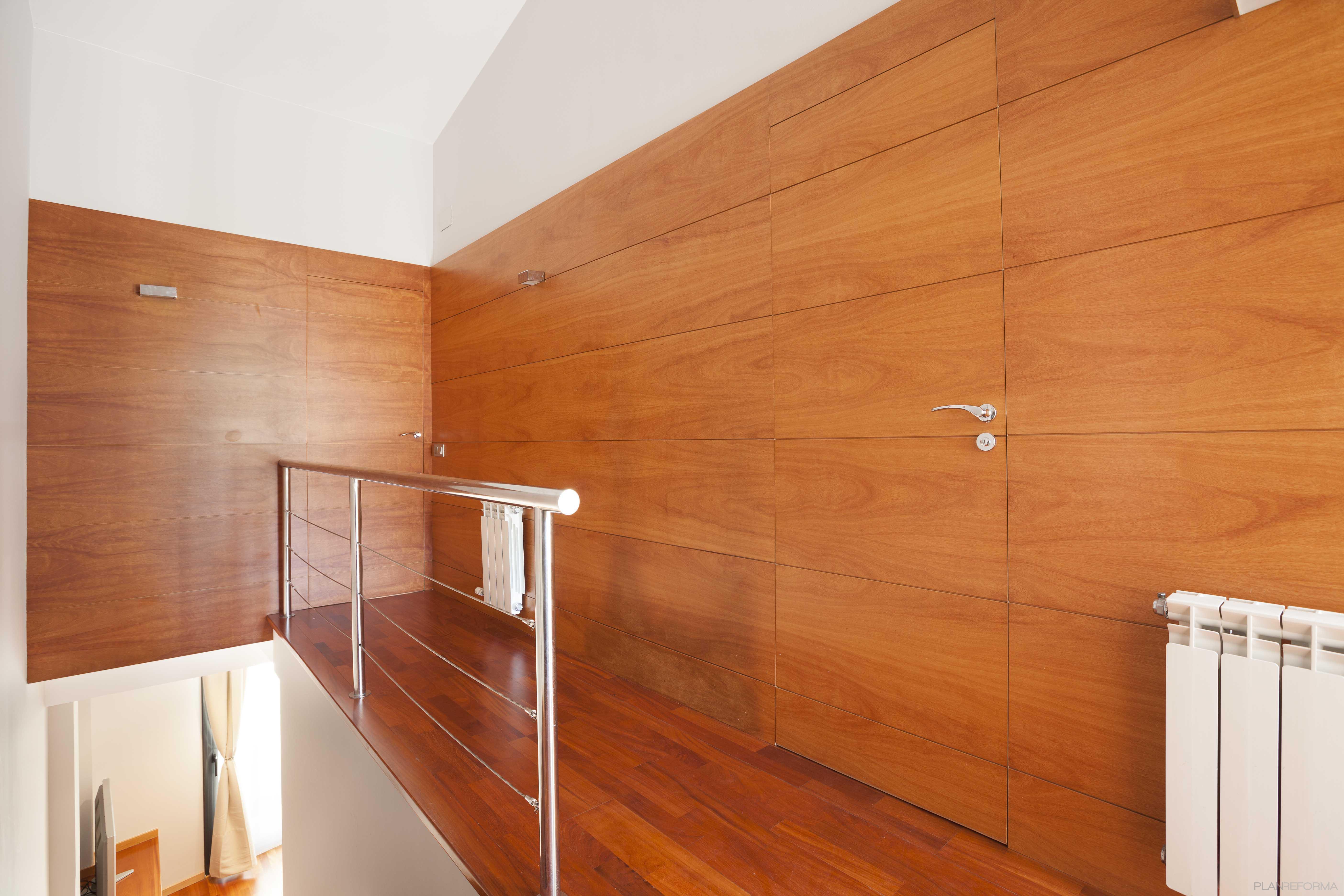 Pasillo Estilo moderno Color ocre, blanco  diseñado por REFORM-SANS PROJECTS S.L | Gremio 