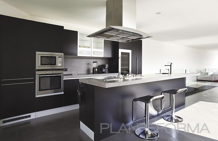 Cocina Estilo moderno Color rojo, rosa, gris  diseñado por ReformasINS | Gremio 