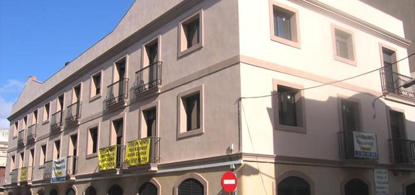 Exterior style clasico color marron  diseñado por Javier Lopez Ponce | Arquitecto 