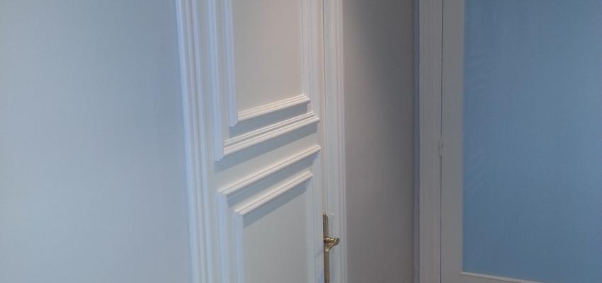 Dormitorio Estilo clasico Color azul oscuro  diseñado por CONSTRUCCIONES REFORMAS GALICIA | Gremio 