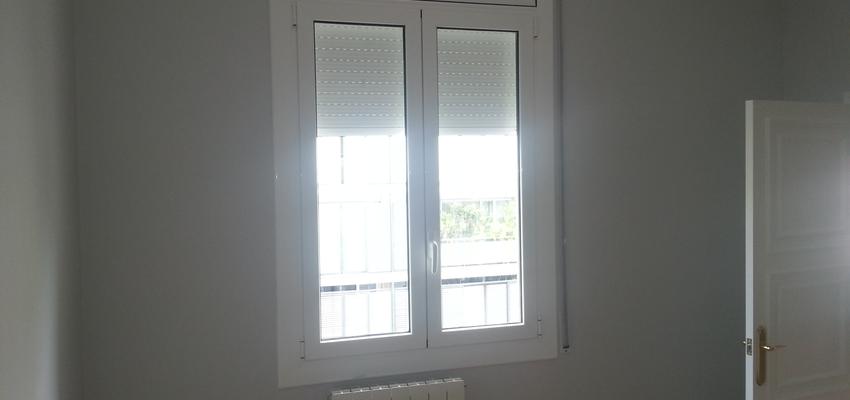 Dormitorio Estilo clasico Color azul oscuro  diseñado por CONSTRUCCIONES REFORMAS GALICIA | Gremio 