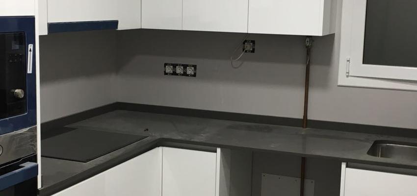 Cocina Estilo clasico Color azul oscuro  diseñado por CONSTRUCCIONES REFORMAS GALICIA | Gremio 