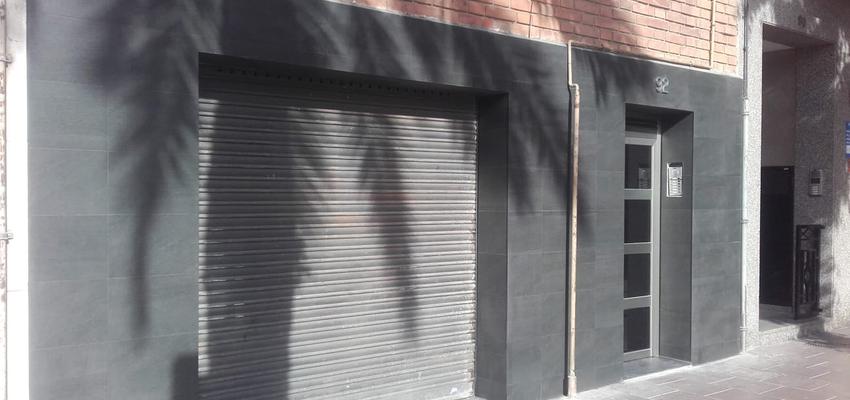 Exterior Estilo moderno Color verde, azul oscuro, gris  diseñado por CONSTRUCCIONES REFORMAS GALICIA | Gremio | Copyright Si soy el propietario de la imagen