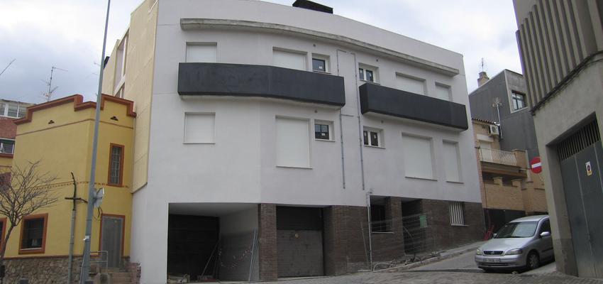 Exterior style tradicional color blanco, gris, gris  diseñado por Raul Sanchez Moix | Arquitecto 