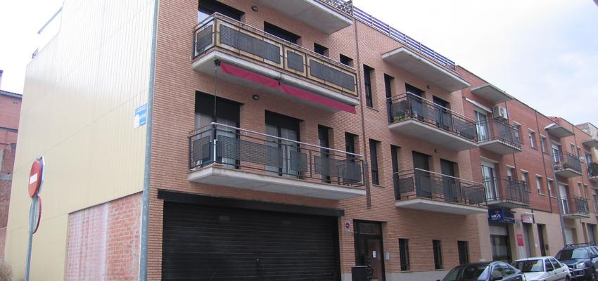 Exterior style tradicional color beige, marron, blanco, negro  diseñado por Raul Sanchez Moix | Arquitecto 
