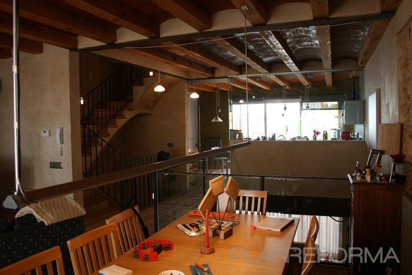 Salon style vintage color marron, beige, blanco  diseñado por Raul Sanchez Moix | Arquitecto 