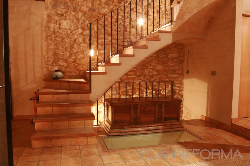 Escalera style rustico color beige, marron, blanco  diseñado por Raul Sanchez Moix | Arquitecto 