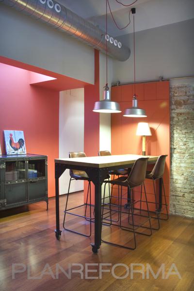 Comedor, Loft style eclectico color rojo, rosa, negro  diseñado por pz | Arquitecto | Copyright FOTO: ALEJANDRA VILAMALA REIG