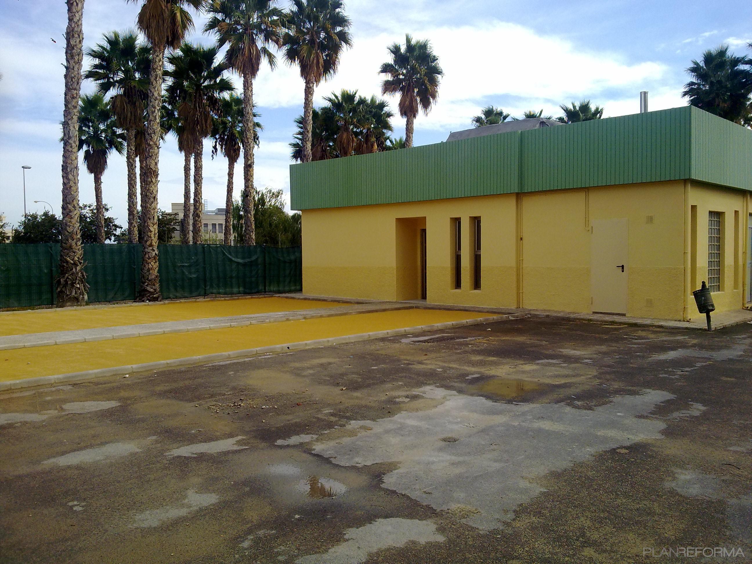 Recibidor, Exterior style contemporaneo color amarillo, verde  diseñado por Pedro Muela Díez | Arquitecto Técnico 