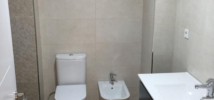 Baño Estilo clasico Color blanco  diseñado por ICYE | Reformas en Córdoba | Gremio | Copyright ICYE