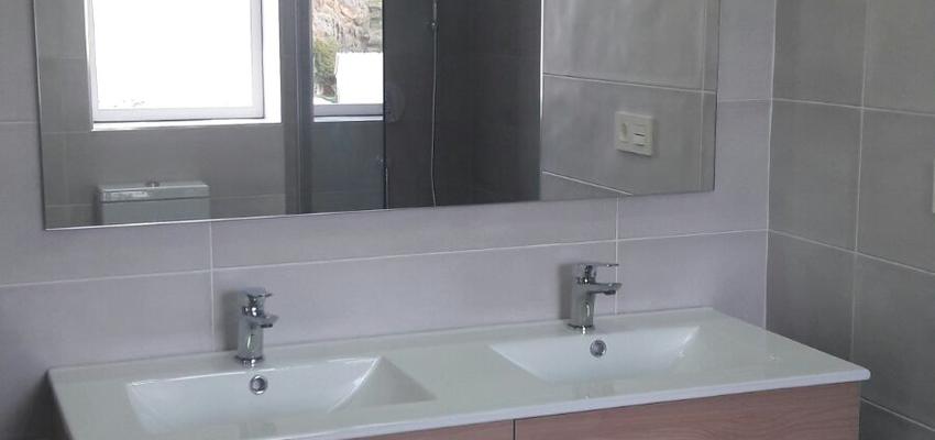 Baño Estilo moderno Color marron, gris  diseñado por CABLEGESTION Y COMUNICACIONES SL | Gremio 