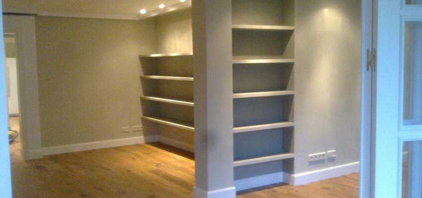 Dormitorio style moderno color marron, blanco, gris  diseñado por JOSE LUIS MARTÍNEZ-BARONA DEL CACHO | Arquitecto 