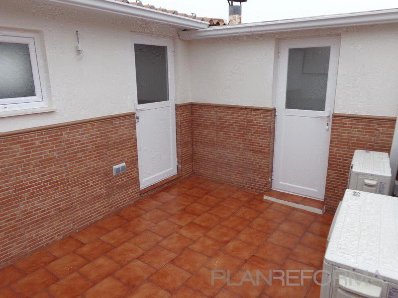 Terraza style clasico color blanco, bronce  diseñado por scala112 | Gremio | Copyright soy propietario de la imagen