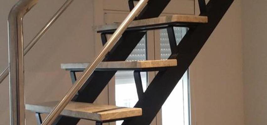 Escalera style moderno color marron, blanco, gris, negro  diseñado por Jonathan | Arquitecto 