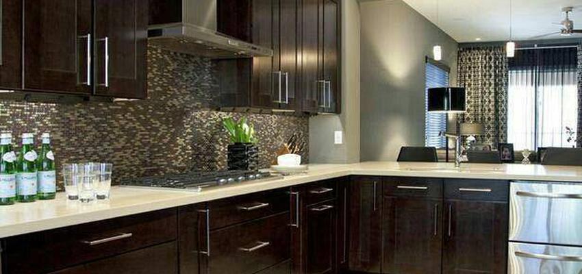 Cocina style rustico color marron, blanco, gris, negro  diseñado por Jonathan | Arquitecto 