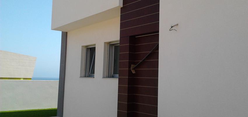 Exterior style moderno color marron, blanco  diseñado por refor+ | Arquitecto 