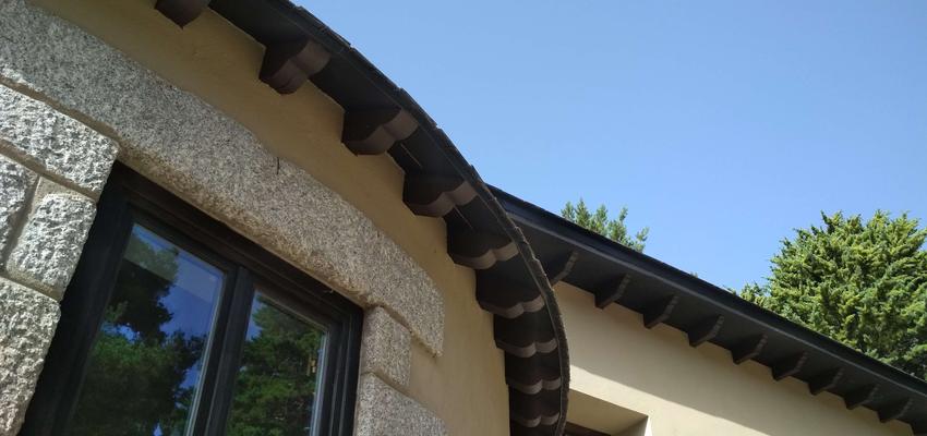 Exterior Estilo rustico Color beige  diseñado por Pintores Juan Jimenez | Gremio | Copyright Pintores Juan Jimenez