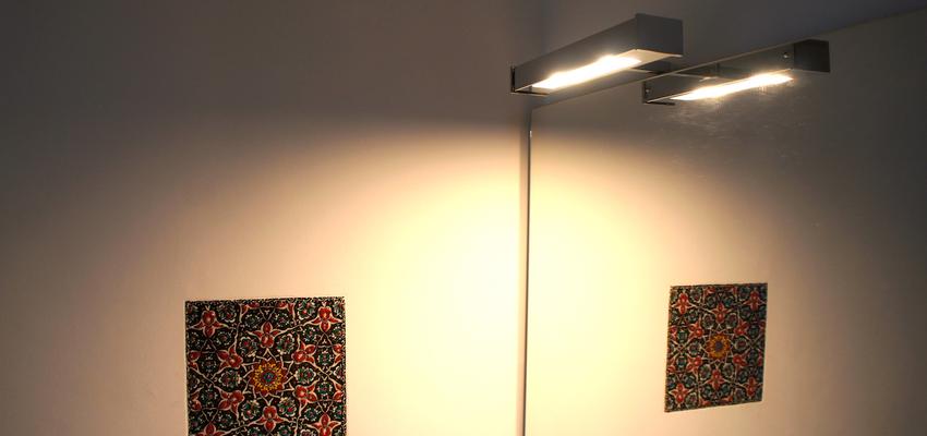 Baño Estilo contemporaneo Color rojo, blanco, dorado  diseñado por ARQUIVOLTA | Arquitecto Técnico | Copyright Imatge d'Arquivolta.