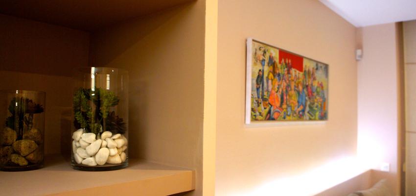 Comedor, Sala de la TV, Salon Estilo contemporaneo Color marron, beige, blanco  diseñado por ARQUIVOLTA | Arquitecto Técnico | Copyright Imatge d'Arquivolta