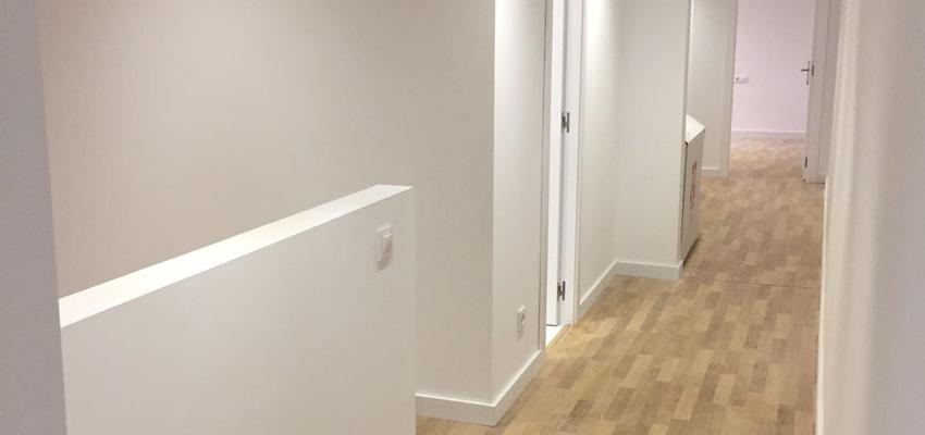 Estudio, Pasillo Estilo vintage Color marron, blanco  diseñado por ARQUIVOLTA | Arquitecto Técnico | Copyright Imagen de Arquivolta