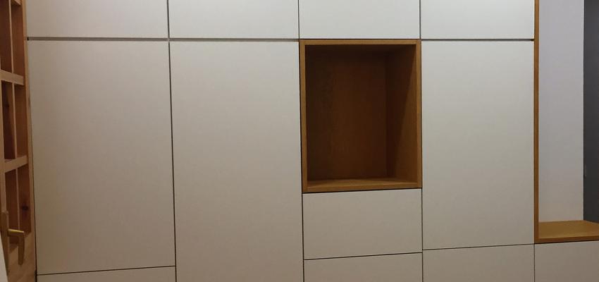 Recibidor, Vestibulo, Pasillo Estilo moderno Color marron, blanco, bronce  diseñado por ARQUIVOLTA | Arquitecto Técnico | Copyright Arquivolta Sant Cugat SL