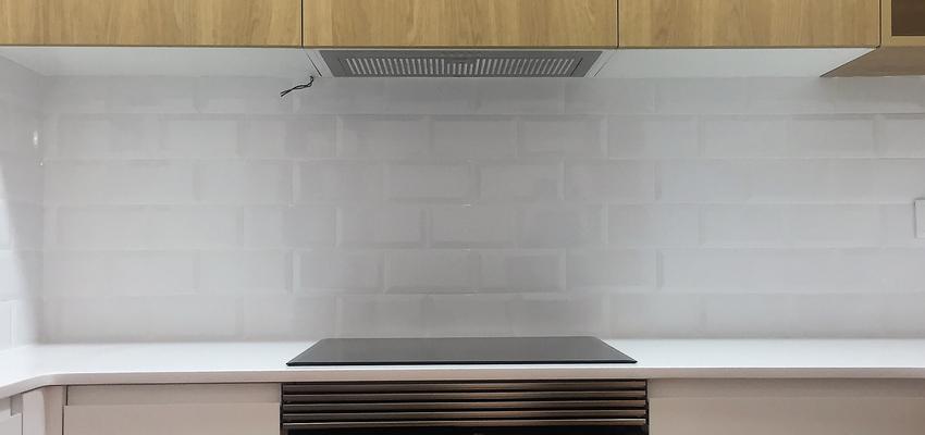 Cocina Estilo moderno Color marron, blanco, gris  diseñado por ARQUIVOLTA | Arquitecto Técnico | Copyright Arquivolta Sant Cugat SL