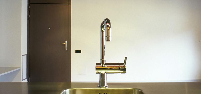 Cocina Estilo moderno Color marron, blanco, gris, negro, plateado  diseñado por Tilcara Sur | Gremio 