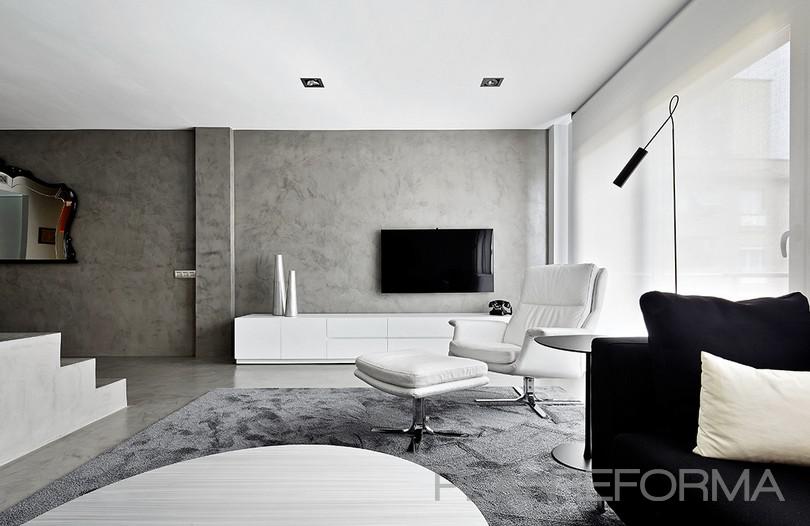 Sala de la TV, Salon Estilo moderno Color marron, beige, blanco, gris, gris  diseñado por REFORMAS BARCELONA GRUPO TECNICO .SL | Gremio | Copyright GRUPO TECNICO .SL
