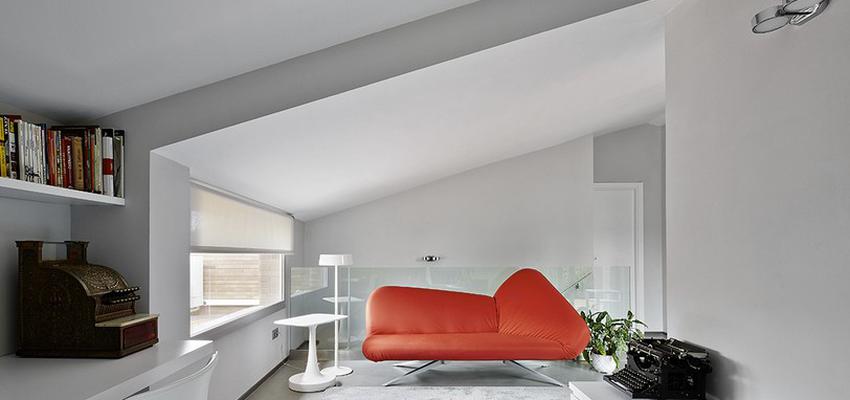 Estudio Estilo moderno Color rojo, blanco, gris  diseñado por REFORMAS BARCELONA GRUPO TECNICO .SL | Gremio | Copyright grupo técnico Barcelona