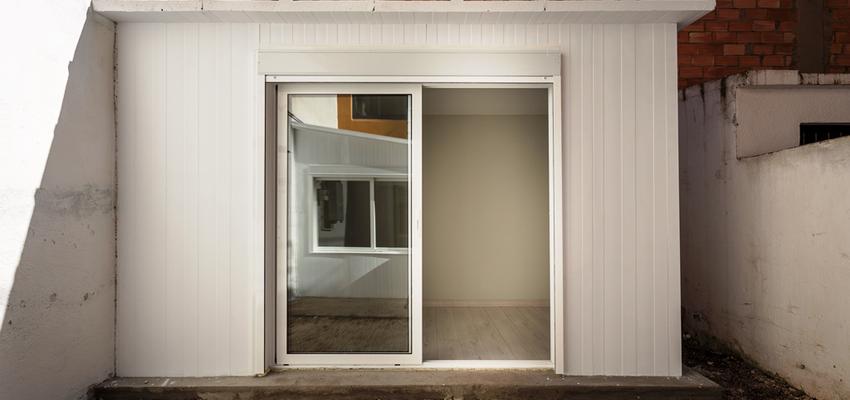 Estudio Estilo tradicional Color beige, blanco  diseñado por REFORMAS BARCELONA GRUPO TECNICO .SL | Gremio | Copyright grupo técnico Barcelona