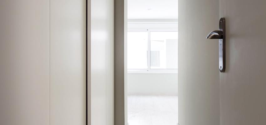 Vestidor Estilo moderno Color beige, blanco  diseñado por REFORMAS BARCELONA GRUPO TECNICO .SL | Gremio | Copyright grupo técnico barcelona