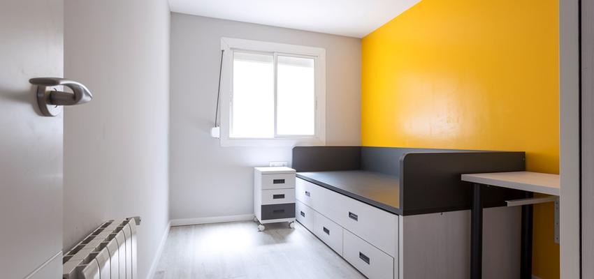 Dormitorio Estilo moderno Color blanco, negro, dorado  diseñado por REFORMAS BARCELONA GRUPO TECNICO .SL | Gremio | Copyright Grupo Técnico Barcelona