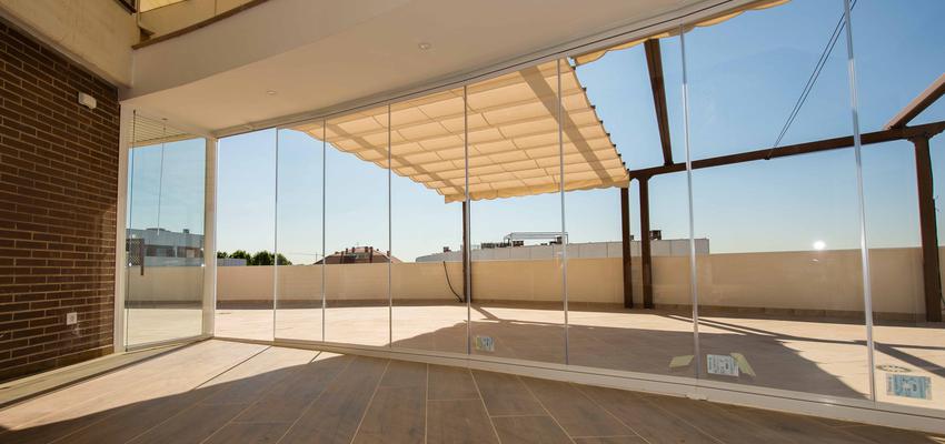 Terraza, Balcon, Exterior Estilo moderno Color marron  diseñado por Honra2 | Gremio | Copyright Honra2