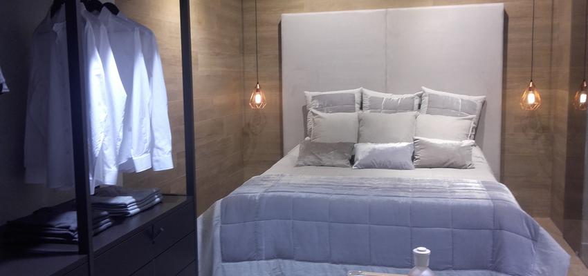 Dormitorio, Vestidor Estilo contemporaneo Color beige, marron, beige, blanco, gris, negro, plateado  diseñado por Arquitectura+Interiorismo | Gremio 
