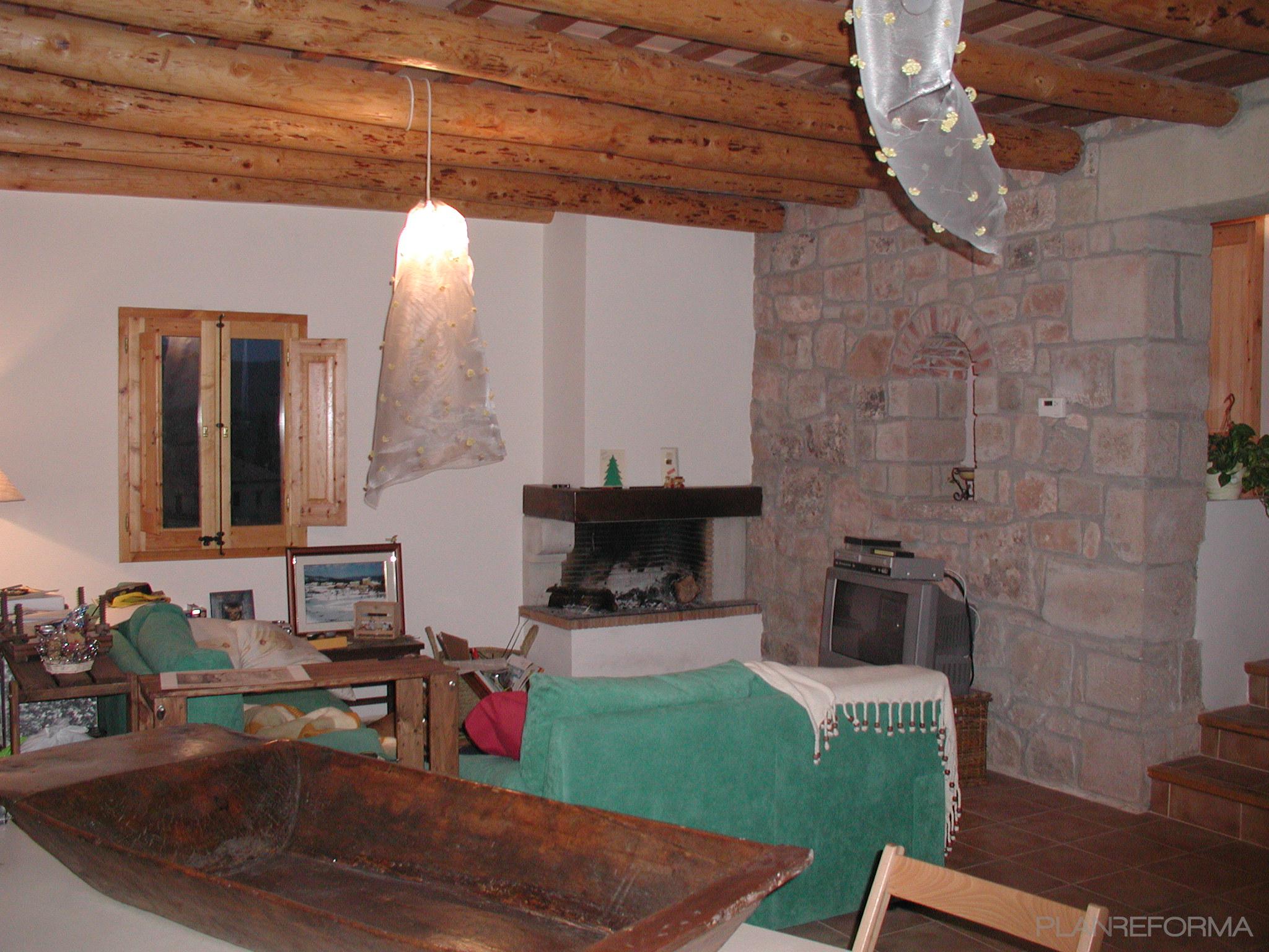 Salon style rustico color marron, marron, blanco, gris  diseñado por Núria Cantó | Arquitecto 