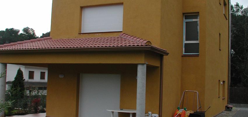 Porche, Jardin style tradicional color marron, marron, marron, gris  diseñado por Núria Cantó | Arquitecto 