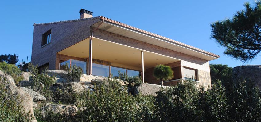 Exterior Estilo clasico Color verde, gris  diseñado por EDIFICACIA ARQUITECTURA SLP | Arquitecto | Copyright sí