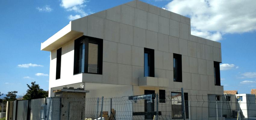 Exterior Estilo moderno Color verde, gris  diseñado por EDIFICACIA ARQUITECTURA SLP | Arquitecto | Copyright sí