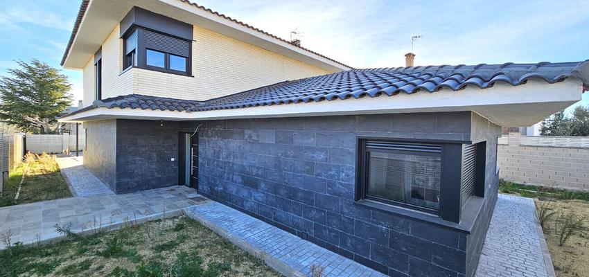 Exterior Estilo clasico Color verde, gris  diseñado por EDIFICACIA ARQUITECTURA SLP | Arquitecto | Copyright sí