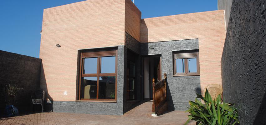 Exterior Estilo clasico Color verde, gris  diseñado por EDIFICACIA ARQUITECTURA SLP | Arquitecto | Copyright sí