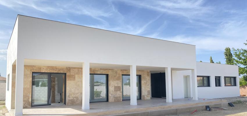 Exterior Estilo moderno Color verde, gris  diseñado por EDIFICACIA ARQUITECTURA SLP | Arquitecto | Copyright sí