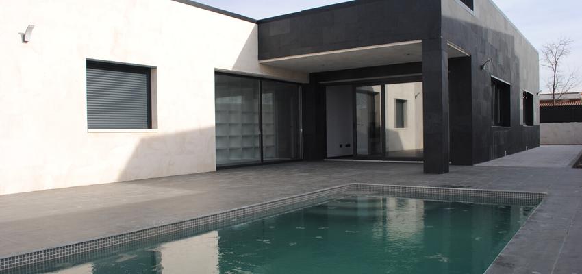 Exterior Estilo moderno Color verde, gris  diseñado por EDIFICACIA ARQUITECTURA SLP | Arquitecto | Copyright sí