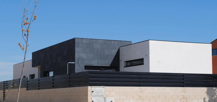 Exterior Estilo contemporaneo Color verde, gris  diseñado por EDIFICACIA ARQUITECTURA SLP | Arquitecto | Copyright sí