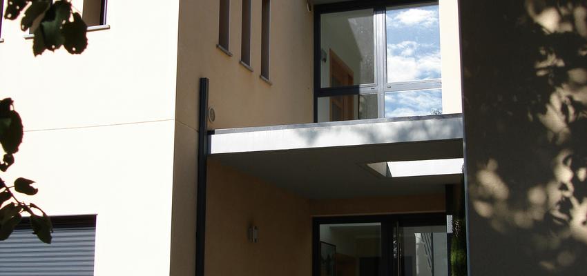 Exterior Estilo moderno Color amarillo, beige, gris  diseñado por Luis Tort Alsina | Arquitecto | Copyright Soy el Arquitecto autor del proyecto y la dirección de obra